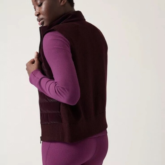 Athleta 464618 Hanover Hybrid Vest Medium Spiced Cabernet Wool Blend Puffer Knit - Picture 2 of 12